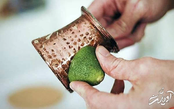 تمیز کردن ظرف برنج لیمو و نمک